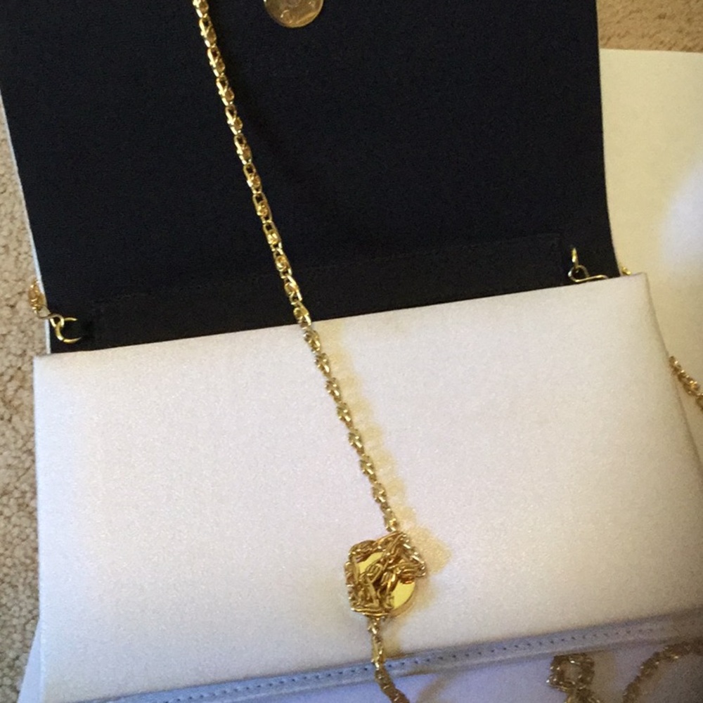 Purse - Picture 3 of 3